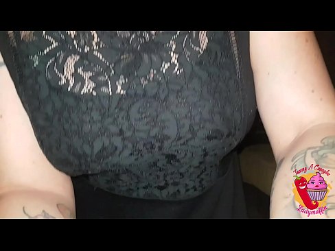 ❤️ Slutty Stéifschwëster gëtt him e blowjob a Spuenesch ❌ Hausgemachte Porno bei eis