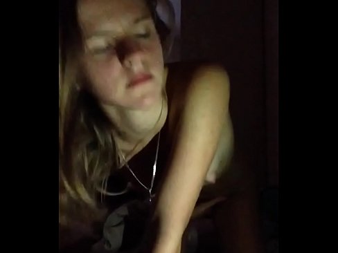 ❤️ E Meedchen masturbéiert a kummt ❌ Hausgemachte Porno bei eis